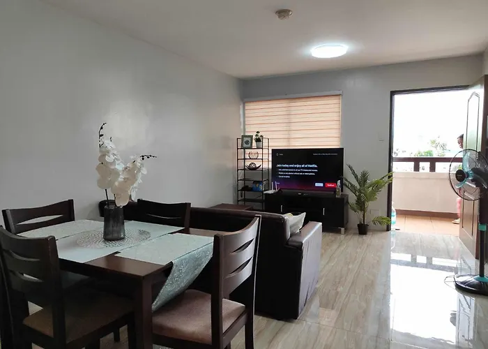 Cozy 2Br With Free Pool Beside Sm City Mall