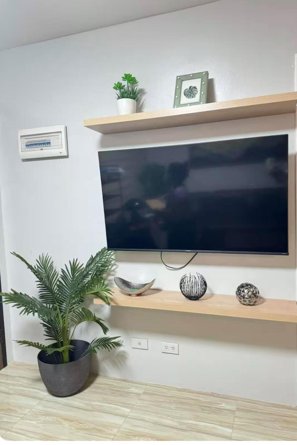 Cozy 2br With Free Pool Beside Sm Mall *